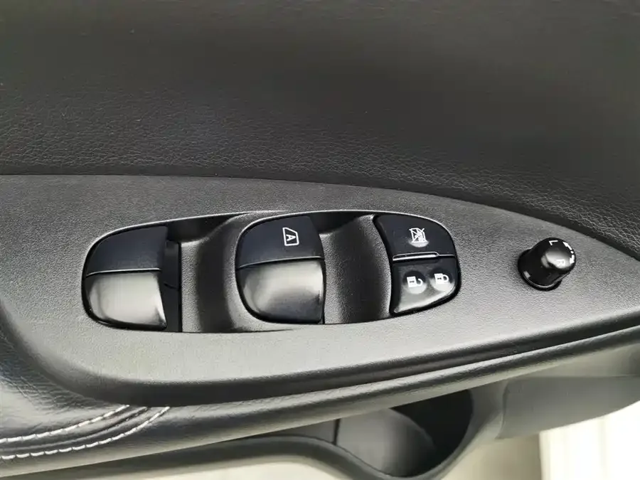 Nissan Tiida Tiida 2024 1.6L CVT Smart Edition 2024 — миниатюра 3