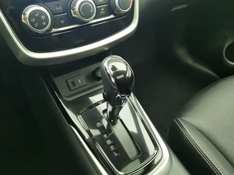 Nissan Tiida Tiida 2024 1.6L CVT Smart Edition 2024 — миниатюра 4