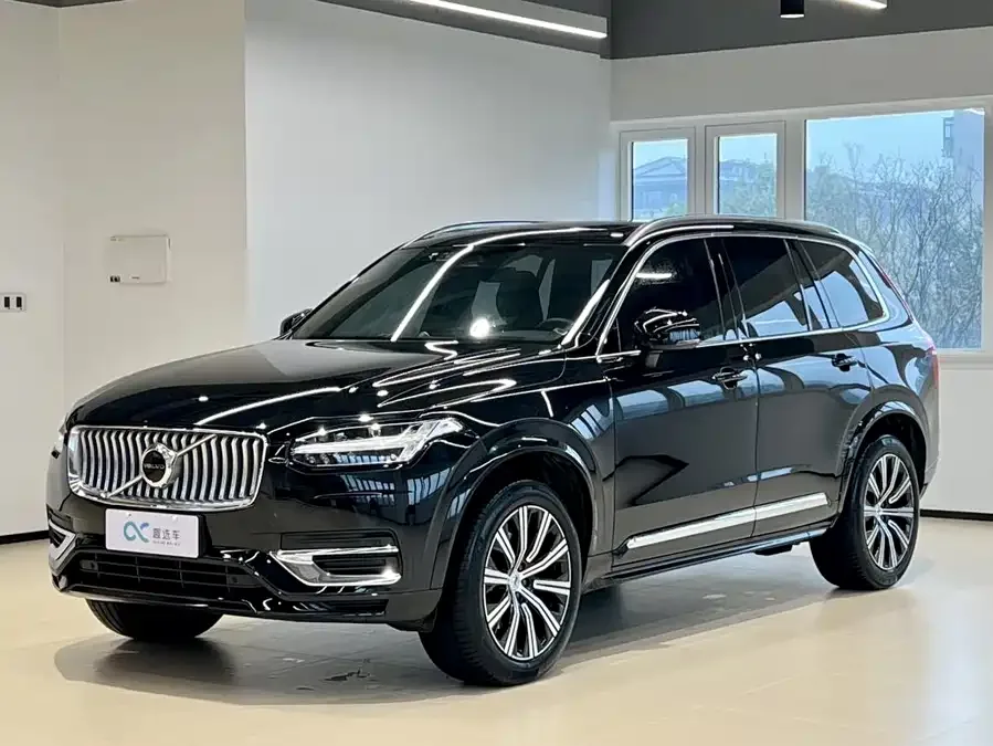 Volvo XC90 2024 B5 Smart Luxury Edition 5 Seaters 2024 — фото 1, купить с доставкой в Москву