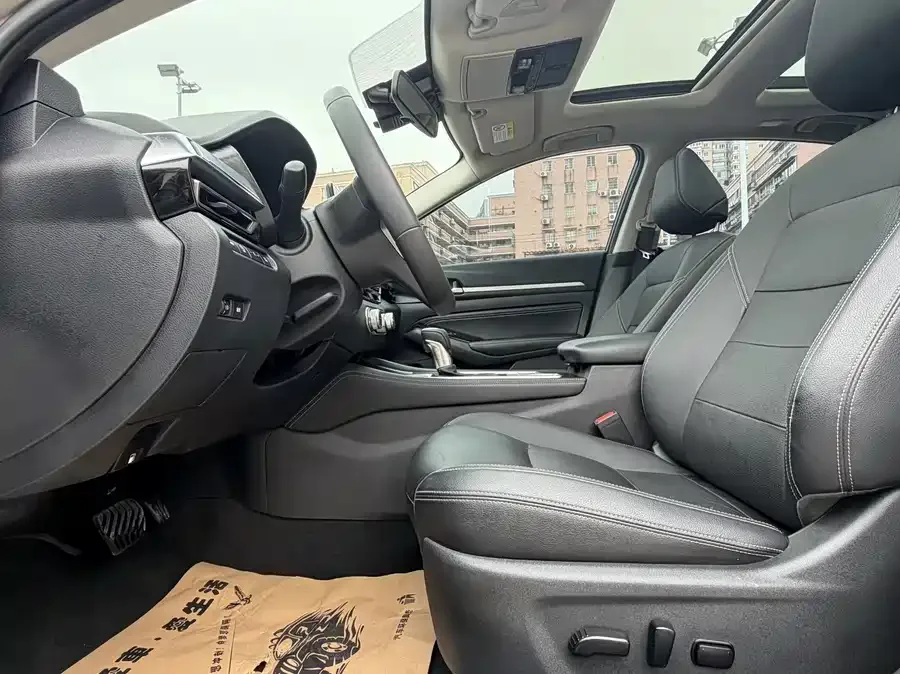 Nissan Altima Teana 2022 2.0L XL-Upr Premium Edition 2023 — миниатюра 4