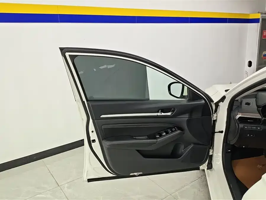 Nissan Altima Teana 2021 2.0L XL Comfort Edition 2022 — миниатюра 4