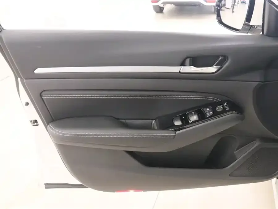 Nissan Altima Teana 2021 2.0L XL Comfort Edition 2023 — миниатюра 3