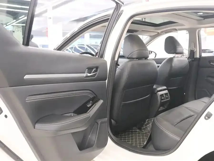 Nissan Altima Teana 2021 2.0L XL Comfort Edition 2023 — миниатюра 4
