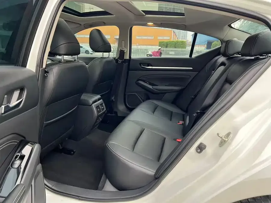 Nissan Altima 2022 Teana 2.0L XL-TLS Enjoy Edition 2023 — миниатюра 4