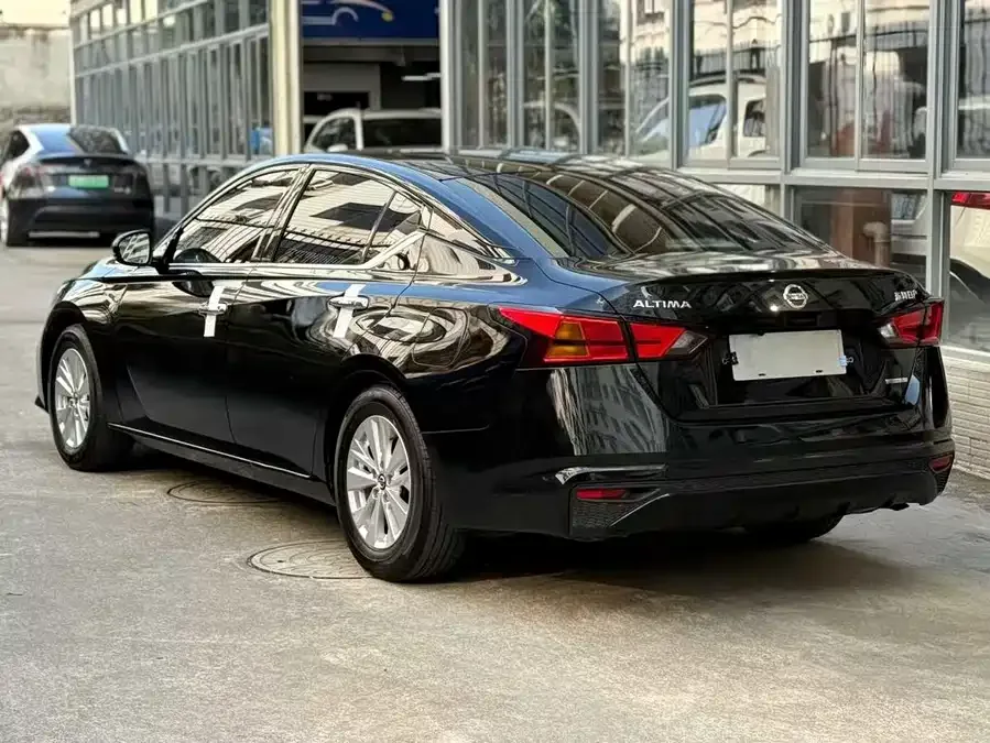Nissan Altima Teana 2021 2.0L XE Fashion Edition 2022 — миниатюра 3