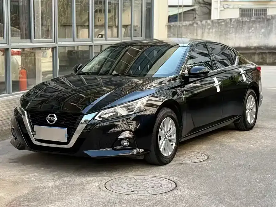Nissan Altima Teana 2021 2.0L XE Fashion Edition 2022 — фото 1, купить с доставкой в Москву