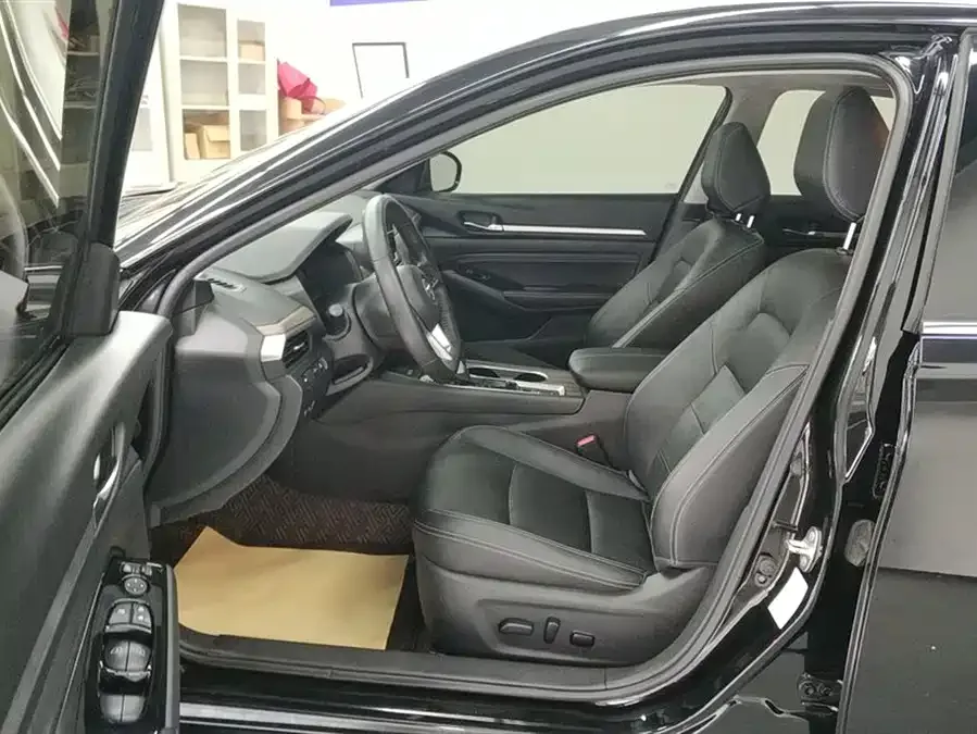 Nissan Altima Teana 2021 2.0L XL Comfort Edition 2022 — миниатюра 3