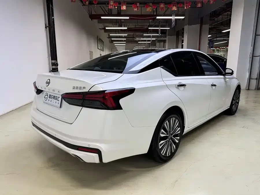 Nissan Altima 2022 Teana 2.0L XL-TLS Enjoy Edition 2023 — миниатюра 4