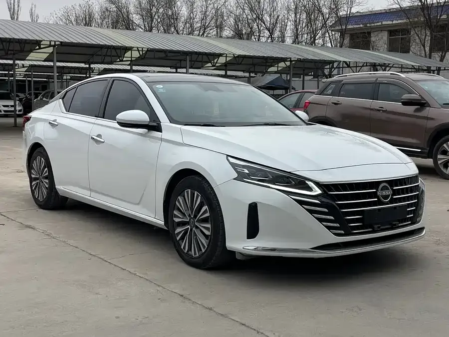 Nissan Altima 2022 Teana 2.0L XL-TLS Enjoy Edition 2023 — миниатюра 3
