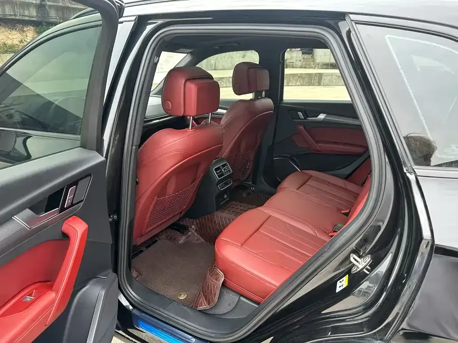 Audi Q5L 2024 40 TFSI Luxury Dynamic Edition 2024 — миниатюра 2