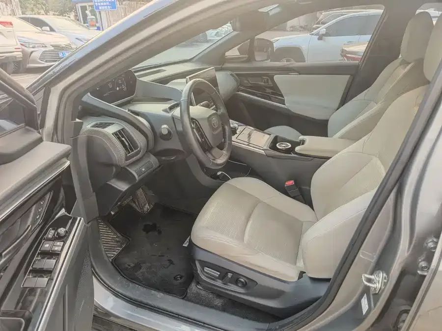 Toyota FAW bZ4X FAW Toyota bZ4X 2022 four-wheel drive high-performance Premium version 2022 — миниатюра 3