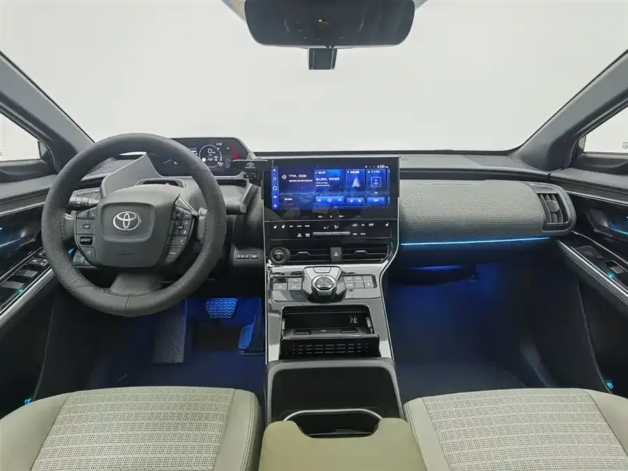 Toyota FAW bZ4X FAW Toyota bZ4X 2022 two-wheel drive long-range PRO version 2023 — миниатюра 2