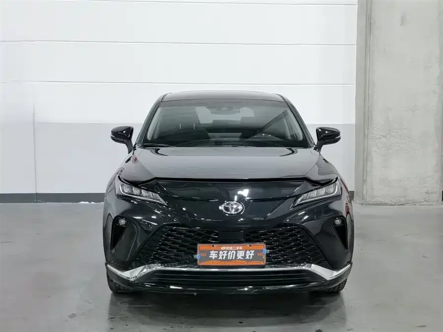 Toyota Venza Venza 2022 2.0L CVT 2WD Luxury Edition 2022 — миниатюра 3