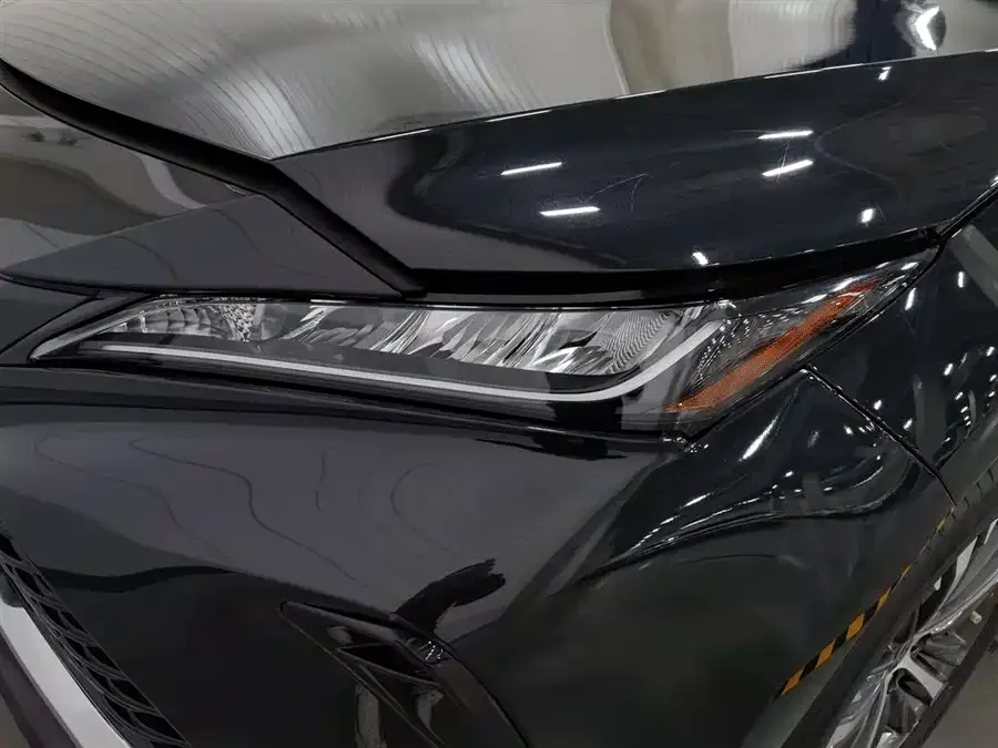 Toyota Venza Venza 2022 2.0L CVT 2WD Luxury Edition 2022 — миниатюра 4