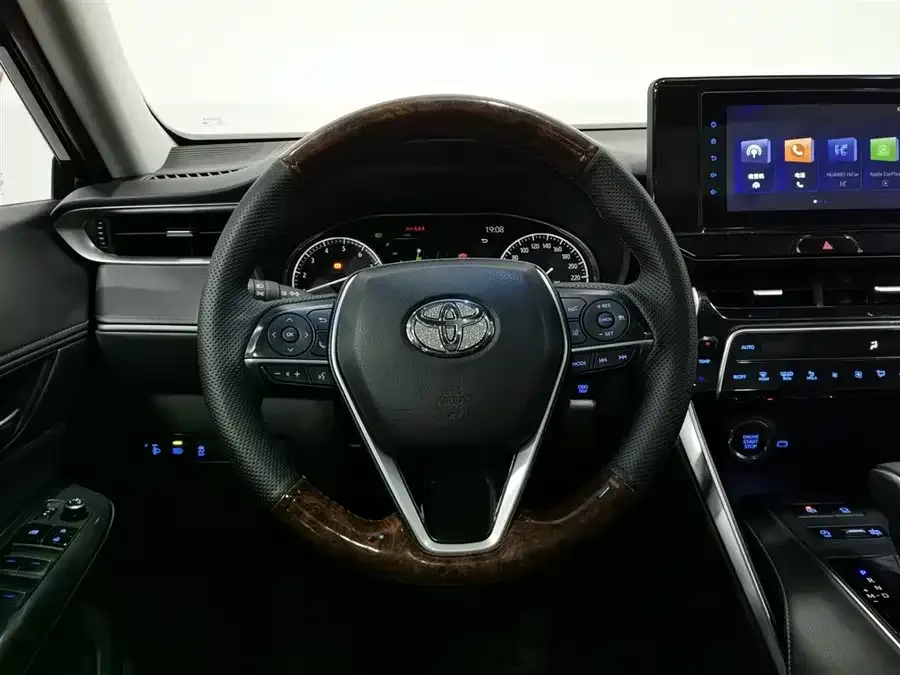 Toyota Venza Venza 2022 2.0L CVT 2WD Luxury Edition 2022 — миниатюра 5