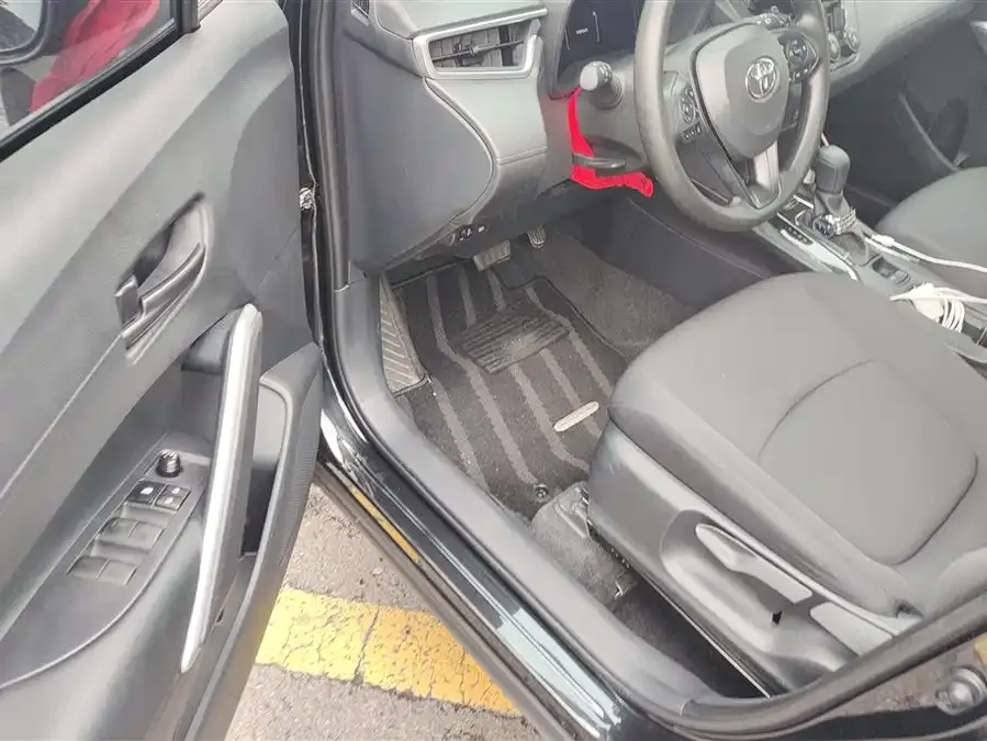 Toyota Corolla Corolla Sharp 2024 2.0L Intelligent Electric Hybrid Dual Engine Pioneer Edition 2025 — миниатюра 3