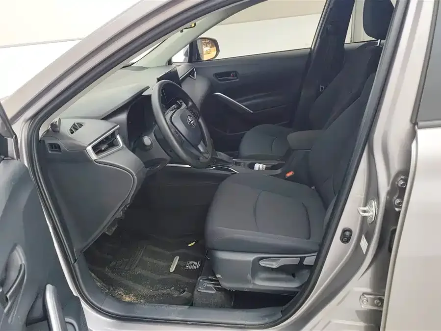 Toyota Corolla Corolla Sharp 2024 2.0L Intelligent Electric Hybrid Dual Engine Pioneer Edition 2025 — миниатюра 3