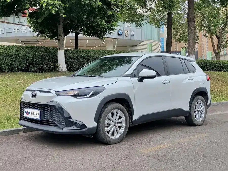Toyota Frontlander Fenglanda 2022 2.0L CVT Elite Edition 2023 — фото 1, купить с доставкой в Москву
