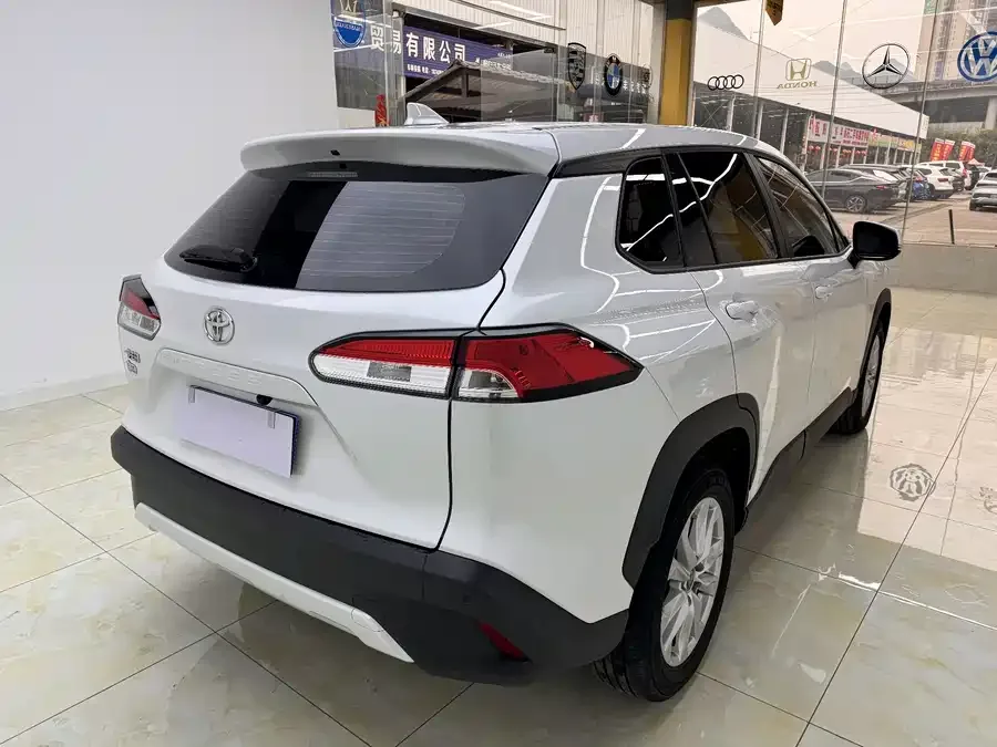 Toyota Corolla Corolla Sharp 2023 2.0L Elite Edition 2024 — миниатюра 4
