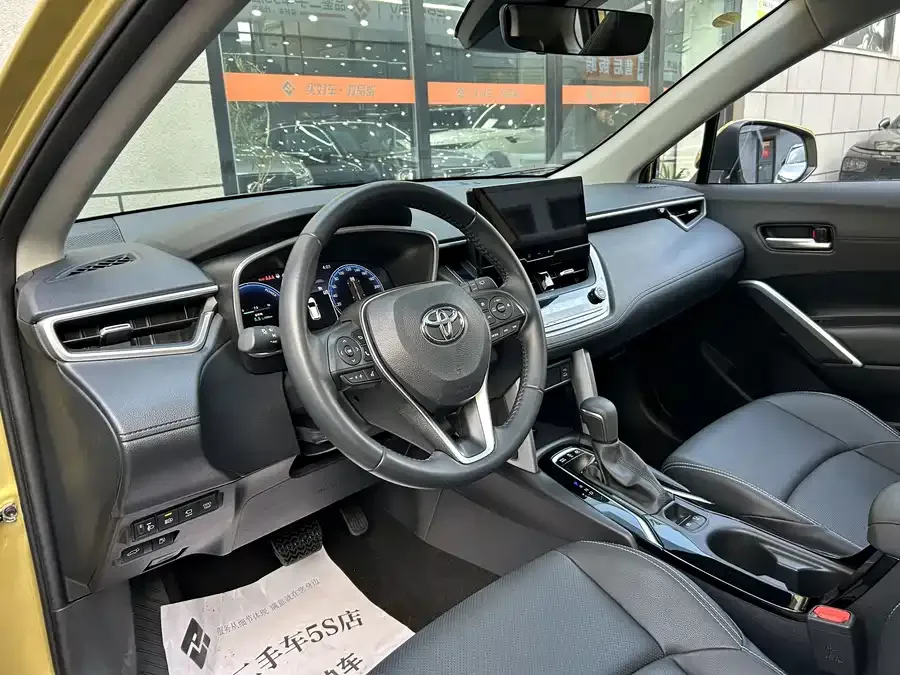 Toyota Frontlander Fenglanda 2023 2.0L Intelligent Electric Hybrid Dual Engine Premium Edition 2023 — миниатюра 5