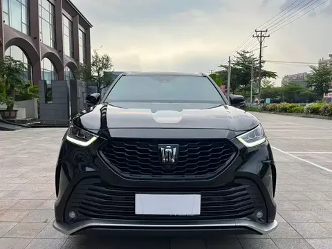 Toyota Crown Land 2025 купить в Москве