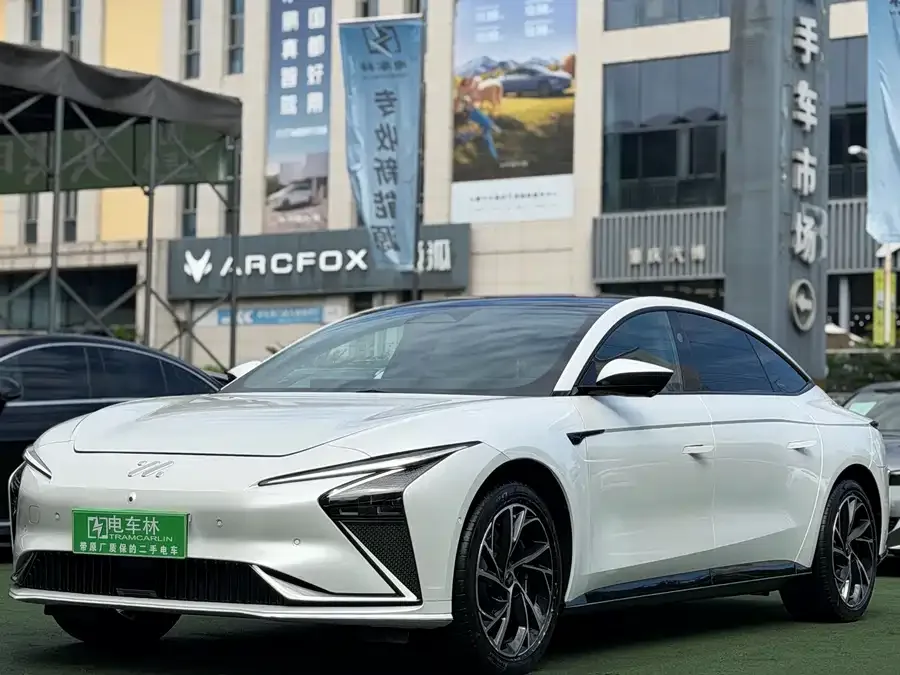 IM Motors L7 Zhiji L7 2022 Dynamic 2022 — фото 1, купить с доставкой в Москву