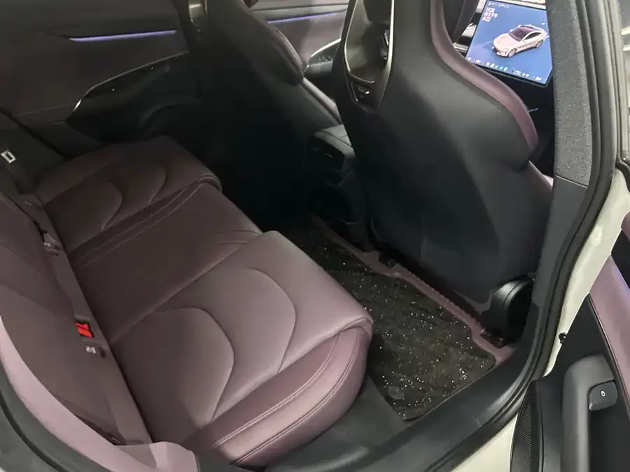 Xiaomi SU7 Xiaomi SU7 2024 rear-wheel drive standard founding edition 2025 — миниатюра 4