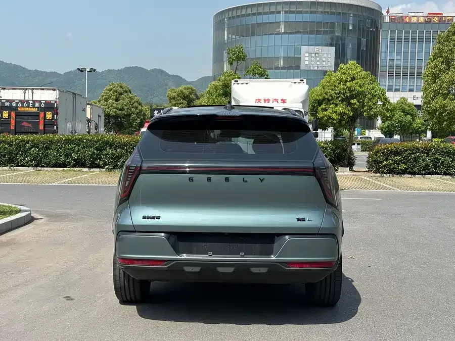Geely Atlas L Boyue L 2025 fourth generation 1.5TD DCT Jinxiu 2025 — миниатюра 2
