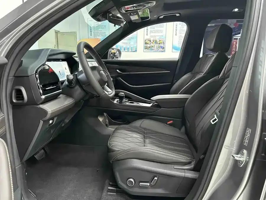 Geely Monjaro Xingyue L 2025 2.0TD Automatic Cloud Edition 2025 — миниатюра 4
