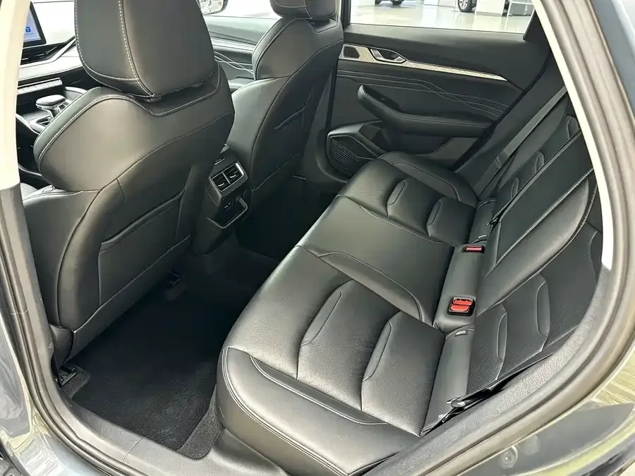 Geely Xingrui Xingrui 2023 2.0TD Luxury 2023 — миниатюра 3