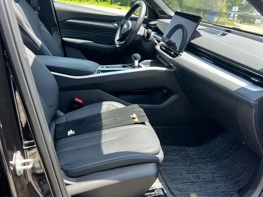 Geely Xingrui Xingrui 2025 Dongfangyao 1.5TD Jinghong Edition 2025 — миниатюра 2