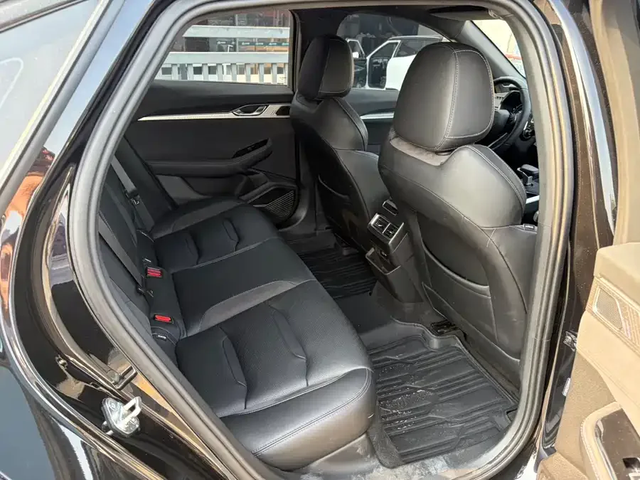 Geely Xingrui Xingrui 2023 2.0TD only available in green version 2025 — миниатюра 3