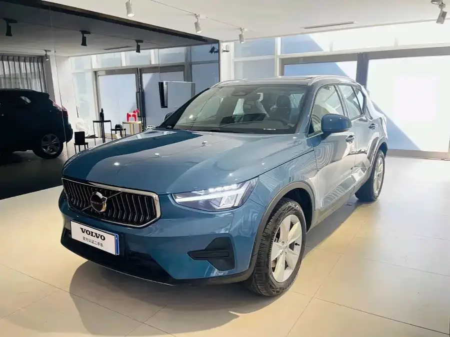 Volvo XC40 2023 B3 Smart Fashion Edition 2023 — фото 1, купить с доставкой в Москву