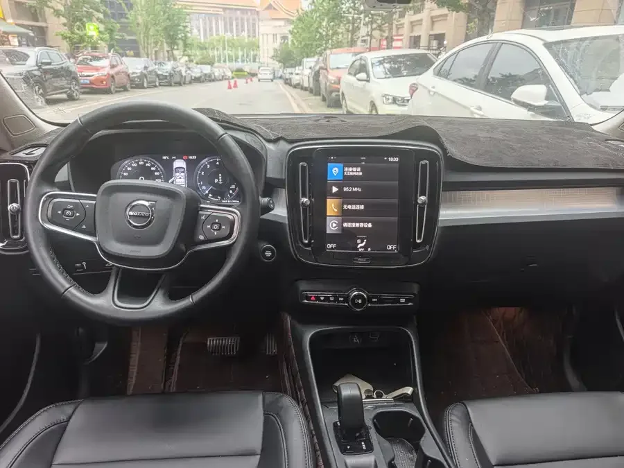 Volvo XC40 2022 T4 four-wheel drive smart travel fashion version 2022 — миниатюра 2