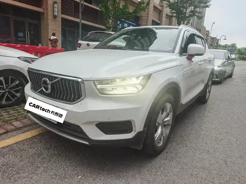 Volvo XC40 2022 купить в Москве