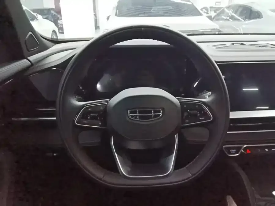 Geely Monjaro Xingyue L 2025 2.0TD Automatic Cloud Edition 2025 — миниатюра 4