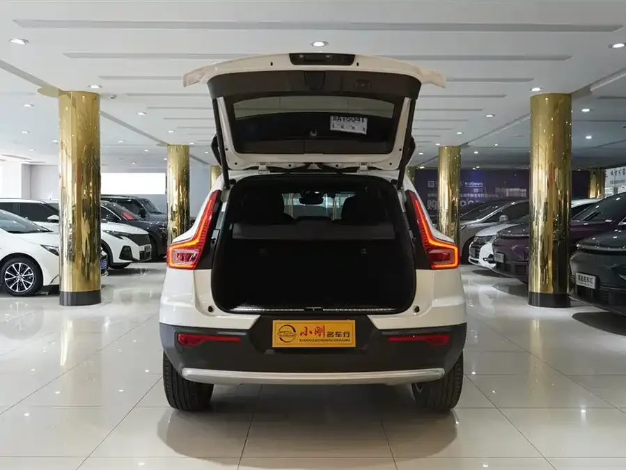 Volvo XC40 2023 B3 Smart Fashion Edition 2022 — миниатюра 4