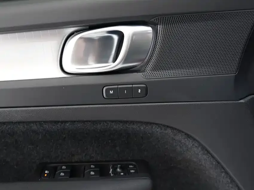 Volvo XC40 2023 B3 Smart Fashion Edition 2022 — миниатюра 5