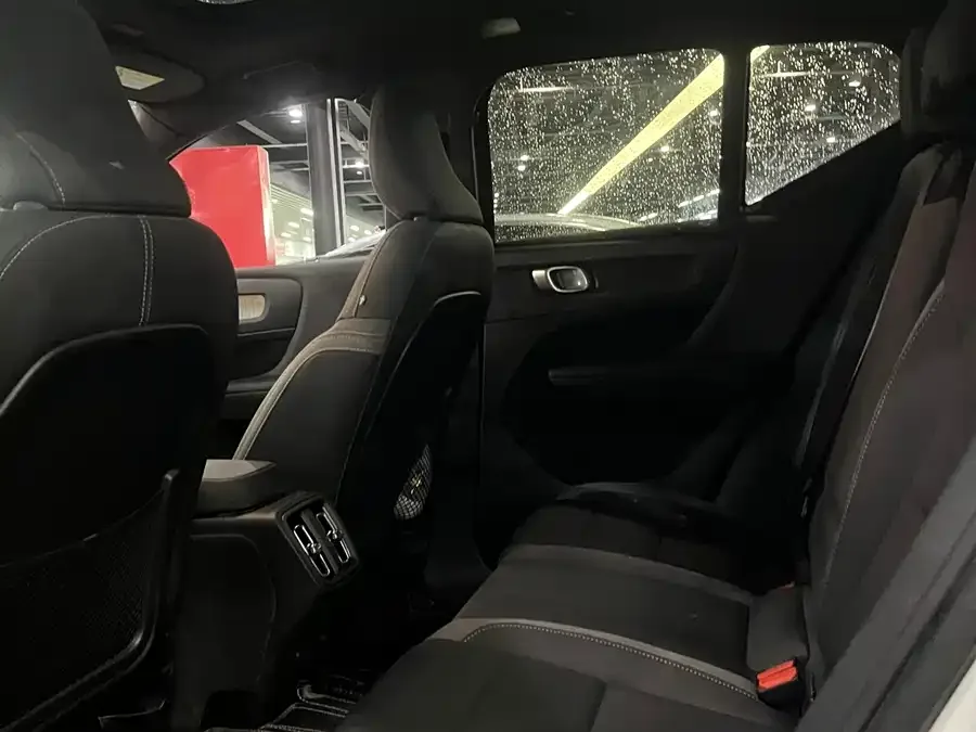 Volvo XC40 2024 B3 Zhiyuan Luxury Edition 2024 — миниатюра 2