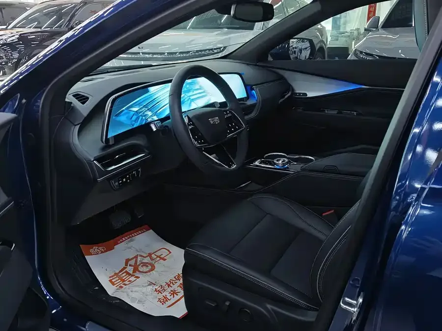 Cadillac GT4 2023 25T Luxury Edition 2023 — миниатюра 3