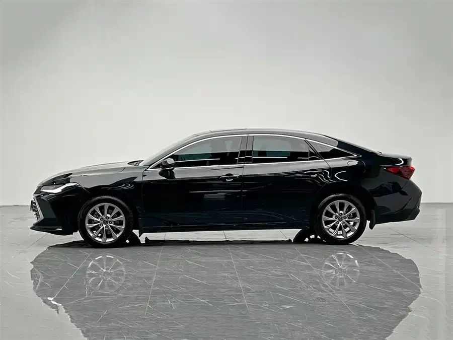 Toyota Avalon Avalon 2024 2.0L Progressive Edition 2025 — миниатюра 3