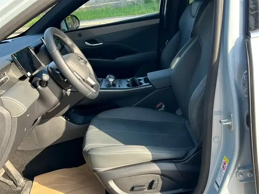 BYD Qin PLUS Qin PLUS 2025 DM-i Intelligent Driving Edition 120KM Beyond Edition 2025 — миниатюра 3