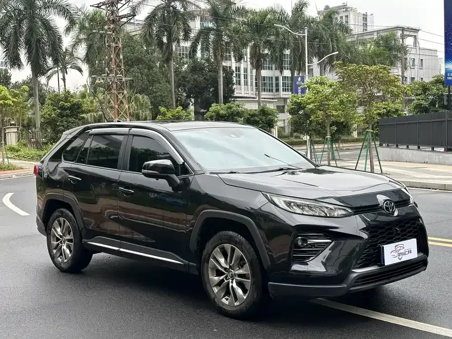 Toyota Wildlander Wildlander 2022 2.0L CVT two-wheel drive technology version 2023 — миниатюра 3