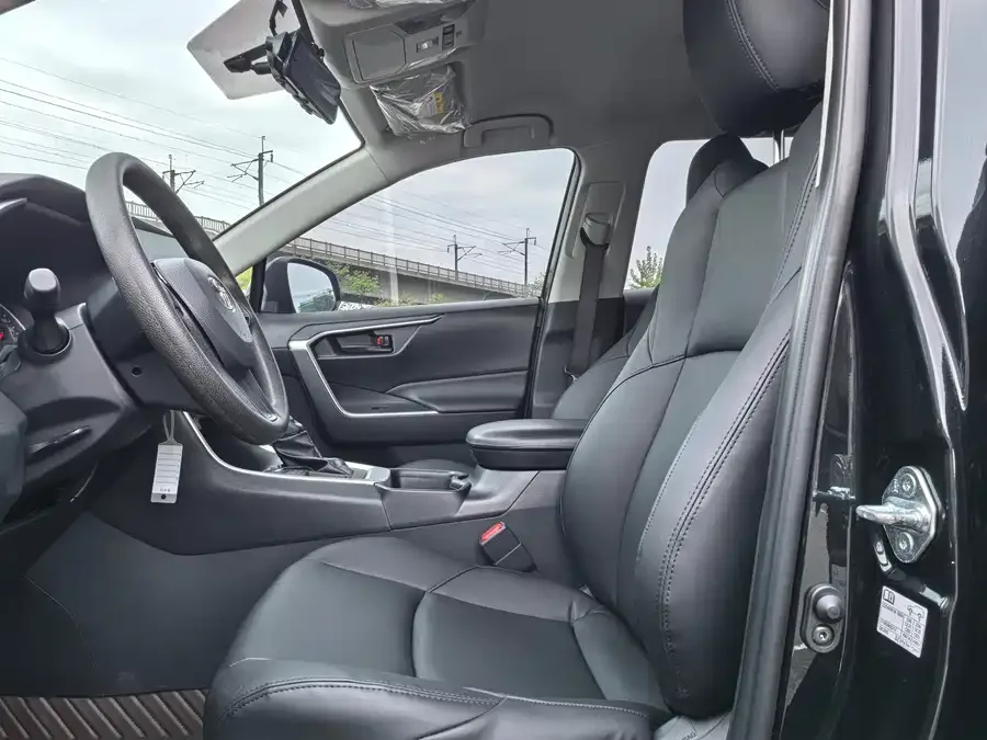 Toyota Wildlander Wildlander 2023 2.0L CVT 2WD Leading Edition 2023 — миниатюра 4