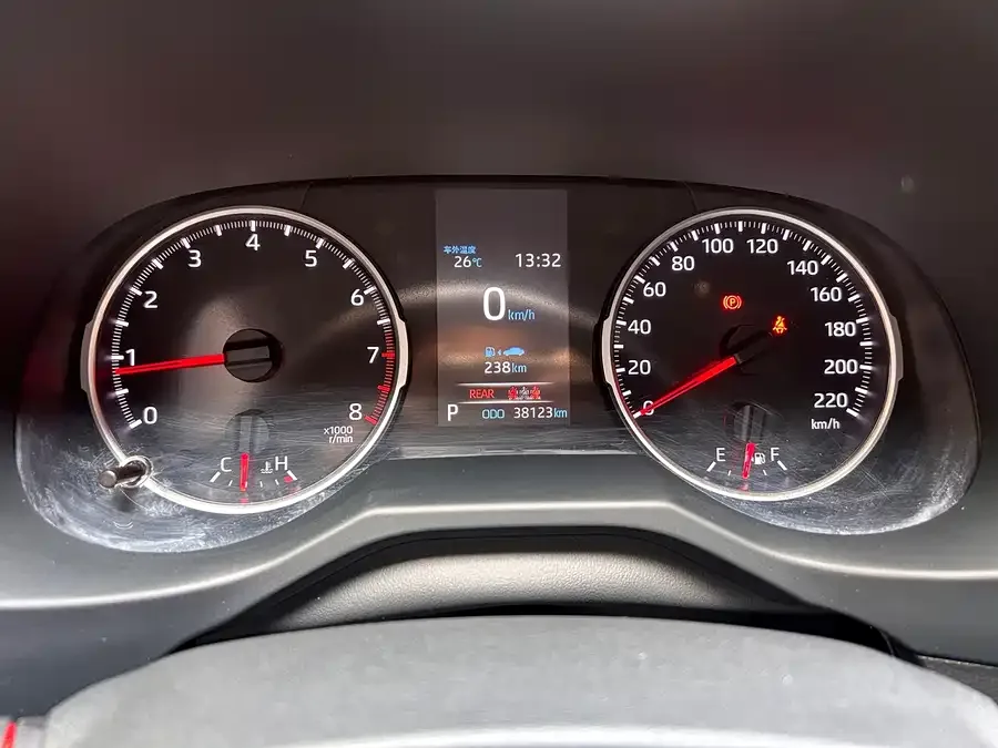 Toyota Wildlander Wildlander 2022 facelift 2.0L CVT two-wheel drive leading version 2022 — миниатюра 5