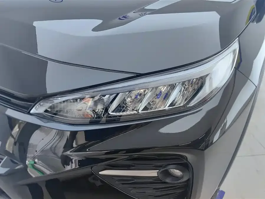 Toyota Wildlander Wildlander 2023 2.0L CVT 2WD Leading Edition 2023 — миниатюра 2