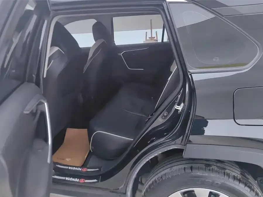 Toyota Wildlander Wildlander 2023 2.0L CVT 2WD Leading Edition 2023 — миниатюра 5