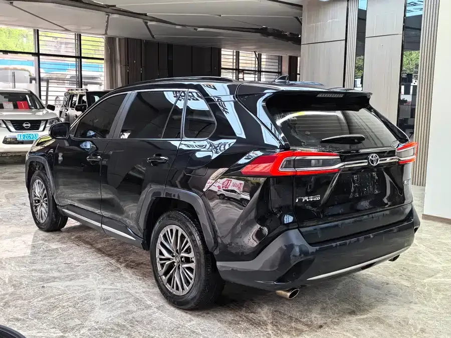 Toyota Wildlander Wildlander 2024 2.0L CVT 2WD Luxury PLUS Edition 2024 — миниатюра 2