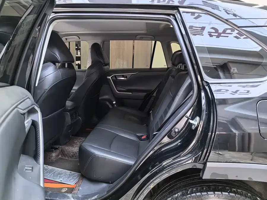 Toyota Wildlander Wildlander 2024 2.0L CVT 2WD Luxury PLUS Edition 2024 — миниатюра 5