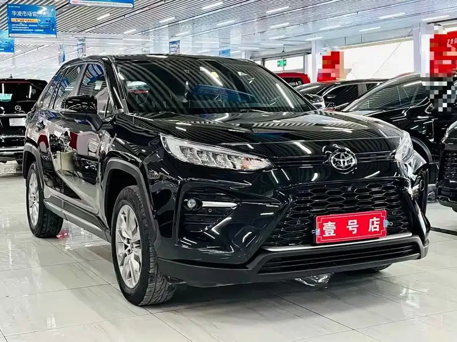 Toyota Wildlander Wildlander 2022 2.0L CVT 4WD Luxury PLUS Edition 2023 — миниатюра 3